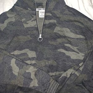 EUC LARGE VS PINK Camo Cropped Sweatshirt